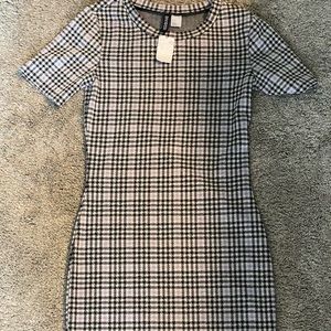 NWT  H&M Black, white and purple plaid dress.